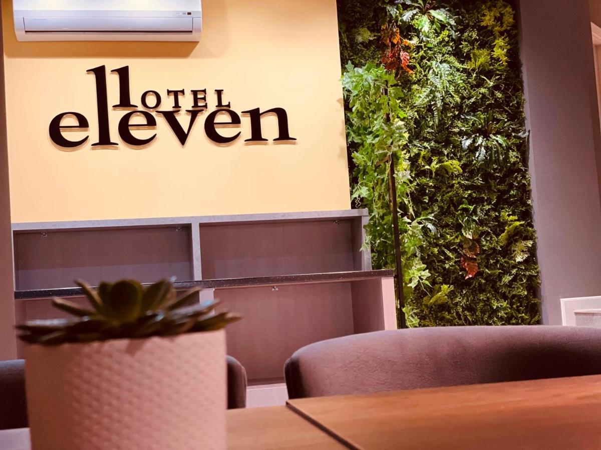 Eleven Hotel Baky Esterno foto