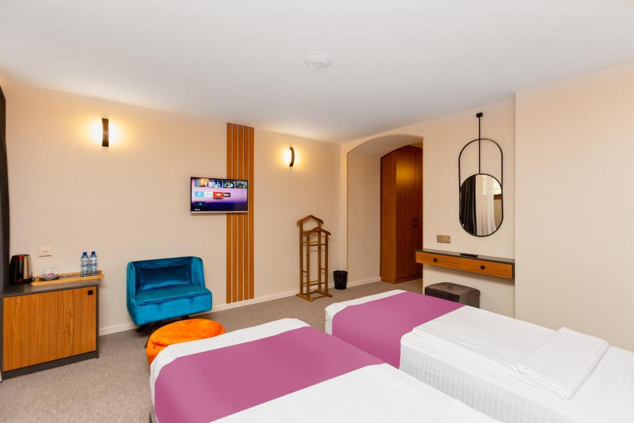 Eleven Hotel Baky Esterno foto