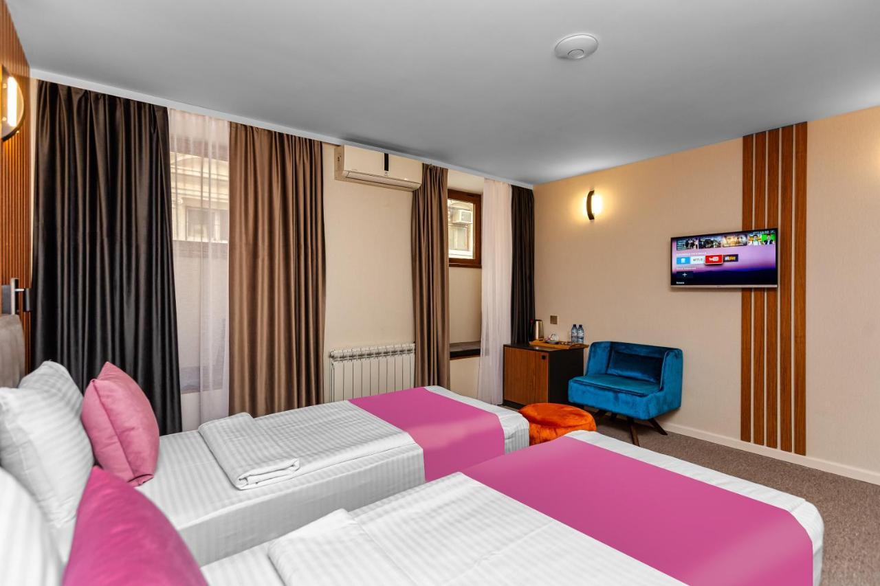 Eleven Hotel Baky Esterno foto