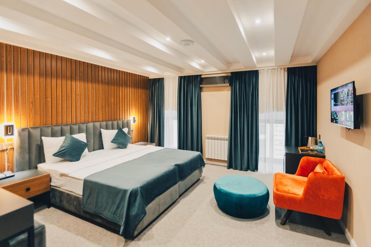 Eleven Hotel Baky Esterno foto